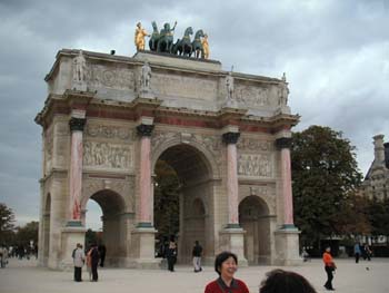 Louvre Bogen