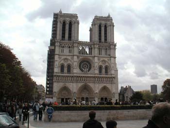 Notre Dame vorne